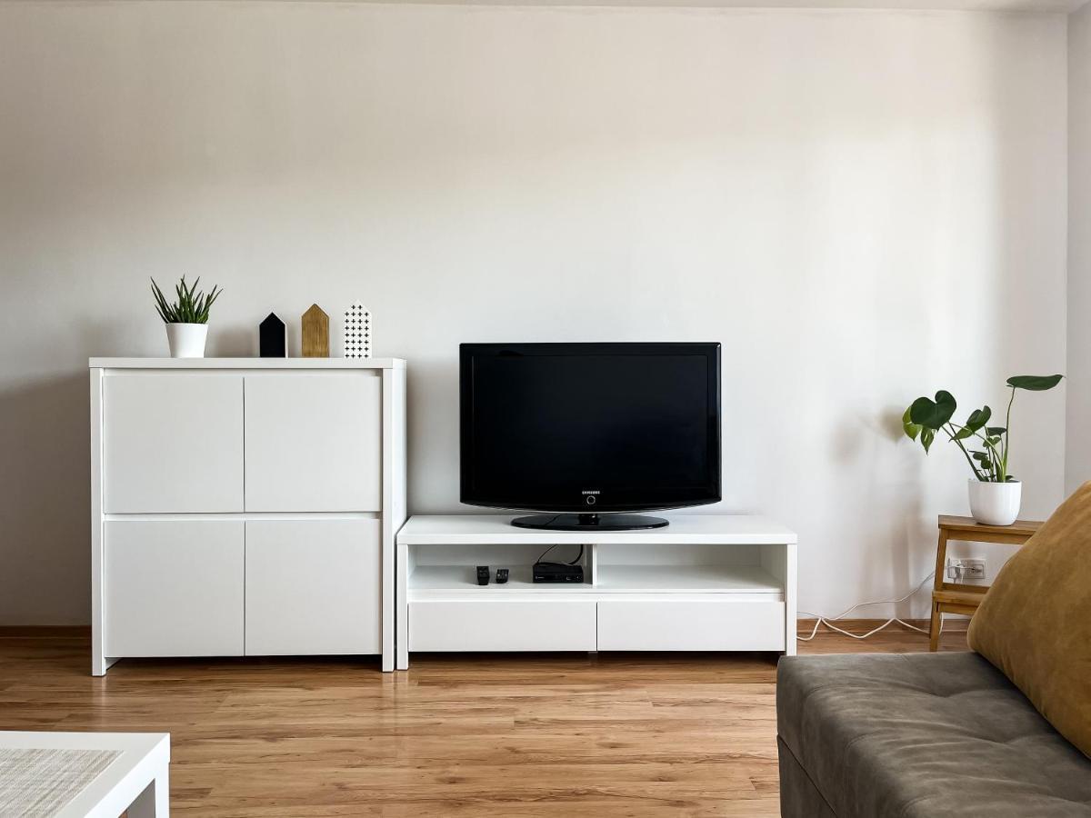 Uroczy Apartament Pod Skarpa Wadowice Exterior foto